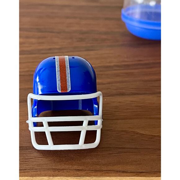 Vintage NFL Mini Gumball Vending Machine Denver Broncos Football Plastic Helmet - Picture 7 of 12